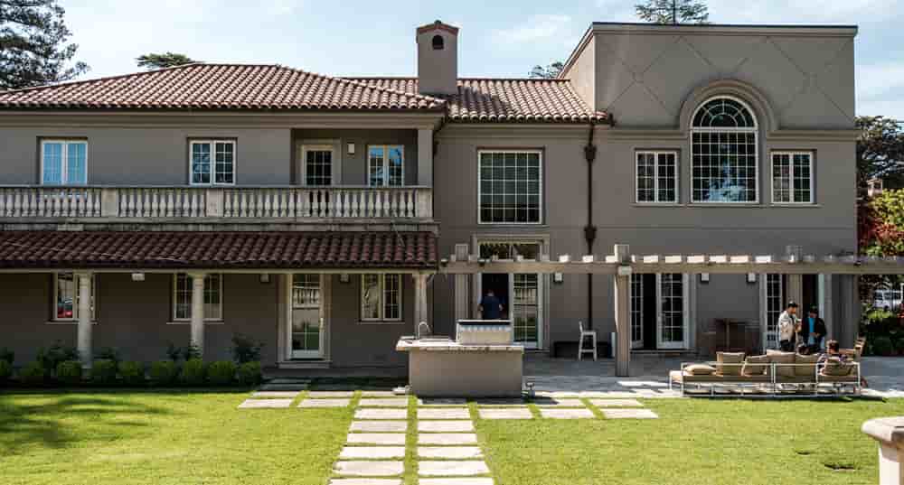 À San Francisco, des entrepreneurs vivent en colocation dans une villa où on rêve d'IA.