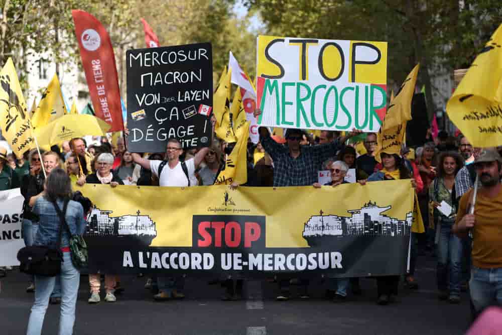 L'ambiguïté de l'exécutif français face au Mercosur, et l'étroitesse de ses marges de manœuvre, sont notamment flagrantes à propos de la "clause de sauvegarde agricole spécifique".