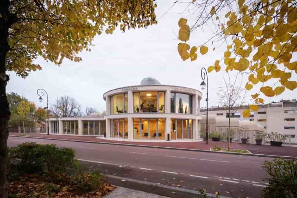 Restructuration et extension d’un cinéma-théâtre à Saint-Cloud (Hauts-de-Seine), Studio 1984 pour la mairie de Saint-Cloud, nommées à l'Équerre d'argent 2025.