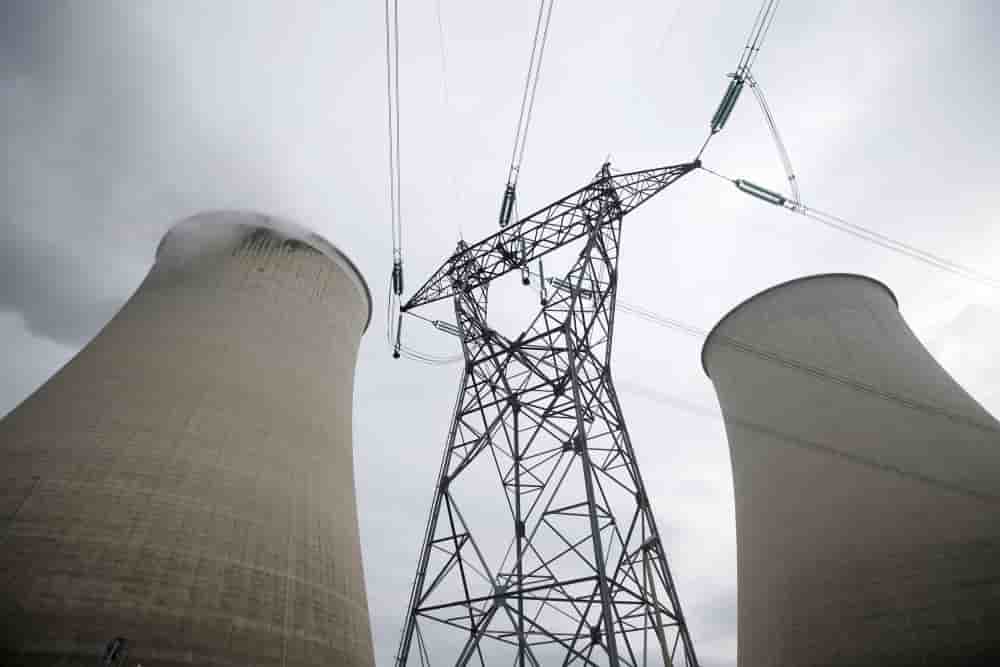 Les CAPN consistent à réserver, à travers un partenariat, une portion de la production du parc atomique à des consommateurs d'électricité professionnels pour une durée de dix à quinze ans, avec des volumes et des coûts qui seraient ensuite fonction des...