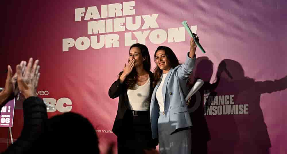La candidate Anaïs Belouassa Cherifi et la vice-présidente de l'Assemblée nationale Clémence Guette lors du lancement de la campagne pour les élections municipales de la députée LFI, le 6 novembre 2025.