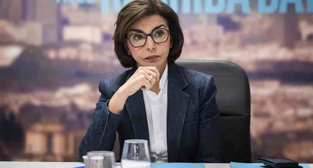 Rachida Dati, candidate au poste de Maire de Paris pour les élections municipales de 2026, répond aux questions de journalistes dans son QG de campagne du 12eme arrondissement.
