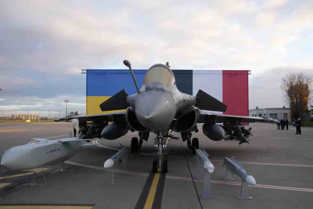 Un accord stratégique d'une durée de dix ans pourrait être annoncé ce lundi, créant un cadre permettant à l'Ukraine de recevoir des Rafale dans le futur.