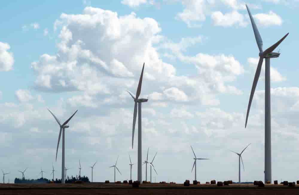 En 2022, France Energie Eolienne estimait que d'ici à 2035, l'éolien rapporterait une recette nette de 18 milliards d'euros à l'Etat. Mais depuis, les cours ont chuté sur les marchés.