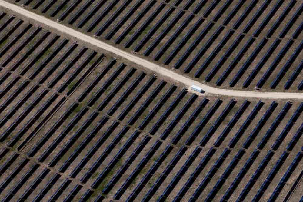 Les fermes solaires (ici au Texas) sont l'une des réponses à la forte croissance de la demande d'électricité.