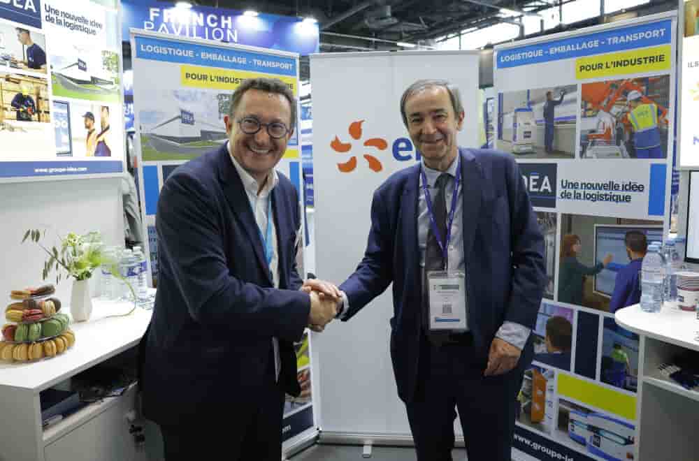 A gauche, Nicolas Derouault, PDG du groupe Idea et Bernard Fontana, PDG du groupe EDF lors du World Nuclear Exhibition (WNE 2025), le salon international dédié au nucléaire civil.