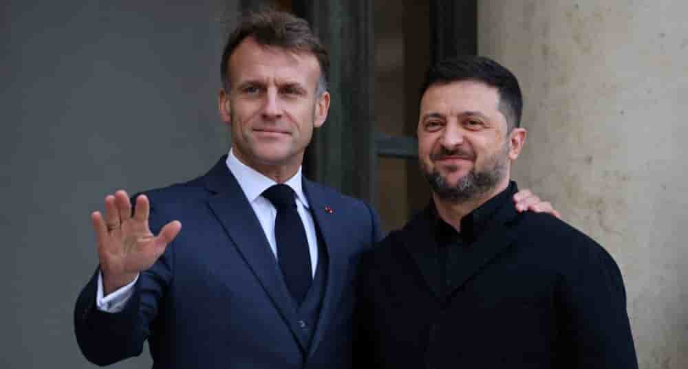 Le président français Emmanuel Macron rencontrera son homologue ukrainien Volodymyr Zelensky à Londres lundi.