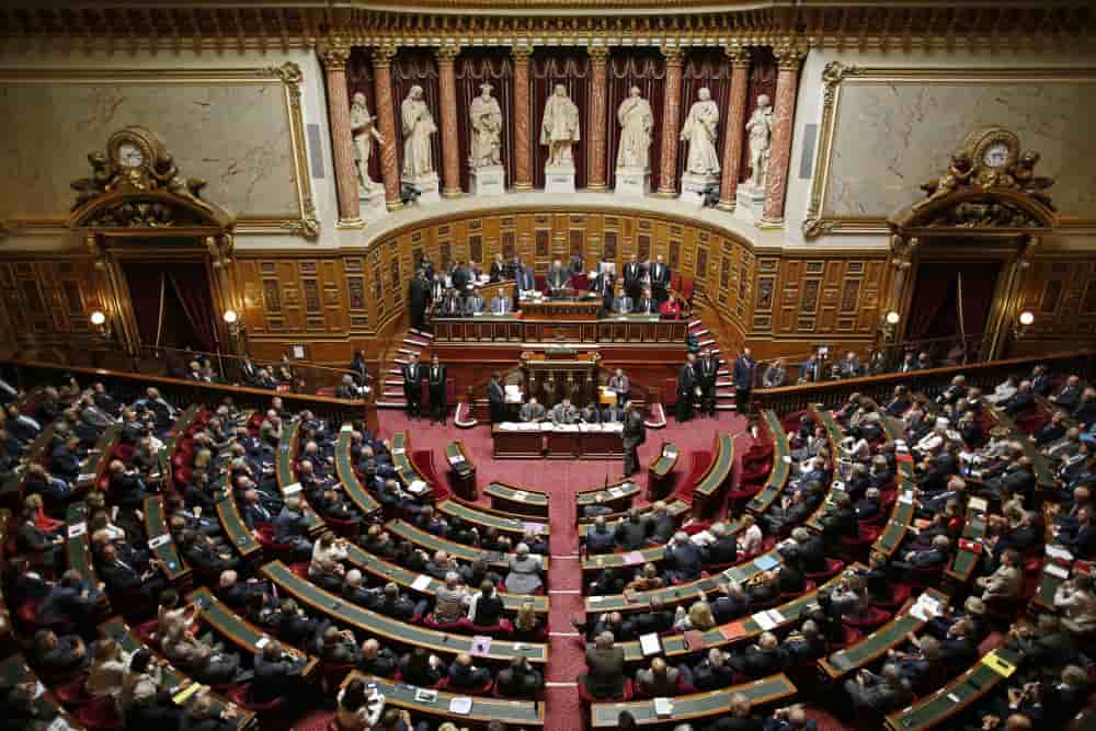 Le Sénat a voté samedi 6 décembre pour le non-remplacement d'un fonctionnaire d'Etat sur deux partant à la retraite,