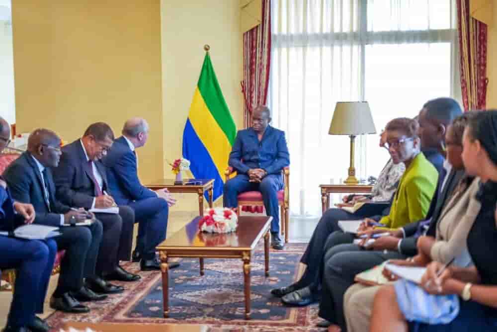 Le président gabonais Brice Clotaire Oligui Nguema reçoit Paulo Castellari, DG d’Eramet, au Palais présidentiel, jeudi 17 juillet 2025.
