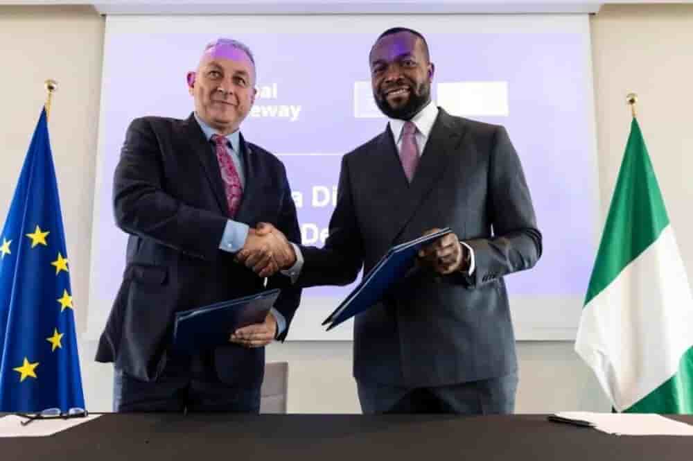 Le ministre nigérian Bosun Tijani et le commissaire européen Jozef Síkela, lors de la journée portes ouvertes UE–Nigeria du 9 décembre 2025, à Bruxelles.