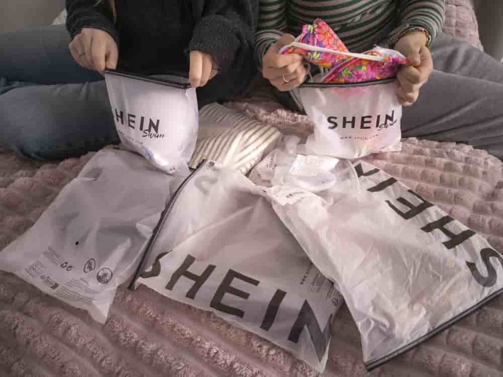 "Une fois les marchandises légalement importées et mises en libre circulation, elles peuvent circuler au sein de l’Union européenne", rappelait Shein fin février.