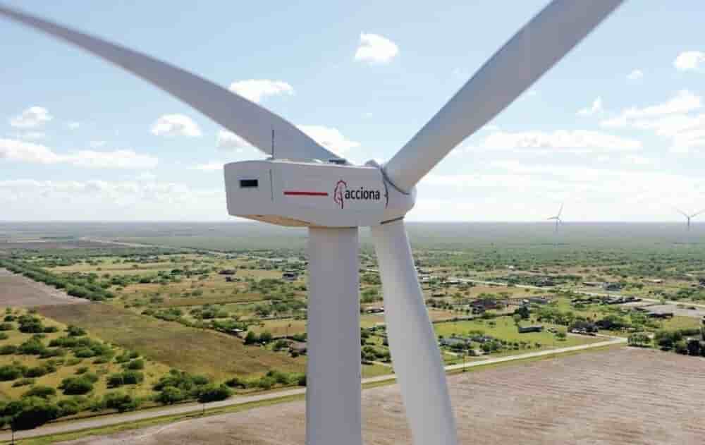 Les deux parcs éoliens Zen et Bergriver permettront d’éviter environ 600 000 tonnes de CO₂ par an, l’équivalent de 225 000 voitures thermiques retirées de la circulation.