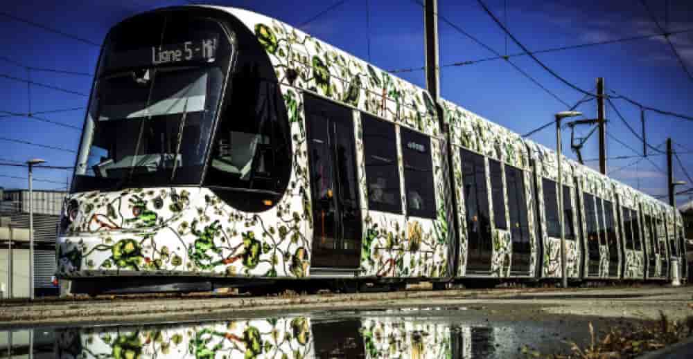 Lancée officiellement le 20 décembre 2025, la ligne 5 du tramway montpelliérain reliera, sur 17 kilomètres, Clapiers (au nord) à Grés-de-Montpellier (au sud-ouest), en 27 stations et 45 minutes.