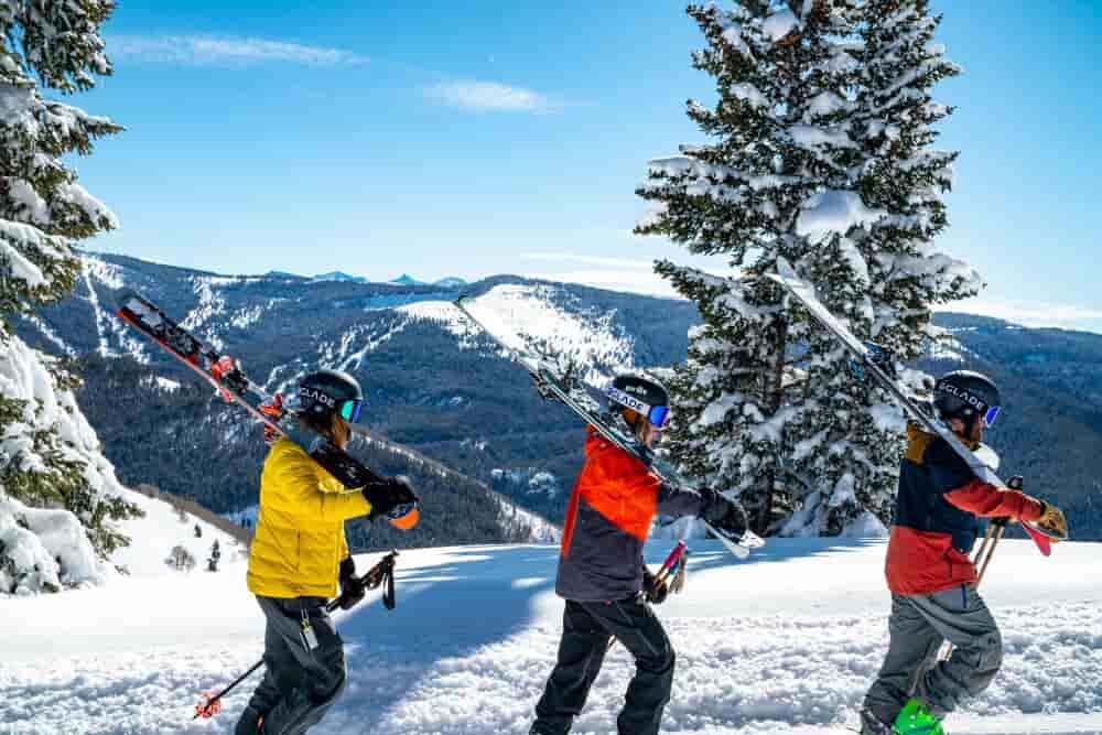 Les territoires de montagne appellent le gouvernement à une sortie de la crise agricole rapide alors que les vacances scolaires débutent ce soir.