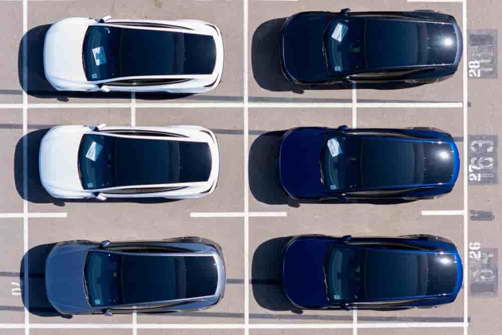 Début octobre, plusieurs médias américains ont rapporté qu'une plainte avait été déposée en Californie par la famille d'une étudiante de 19 ans, décédée dans un accident impliquant un véhicule de Tesla.