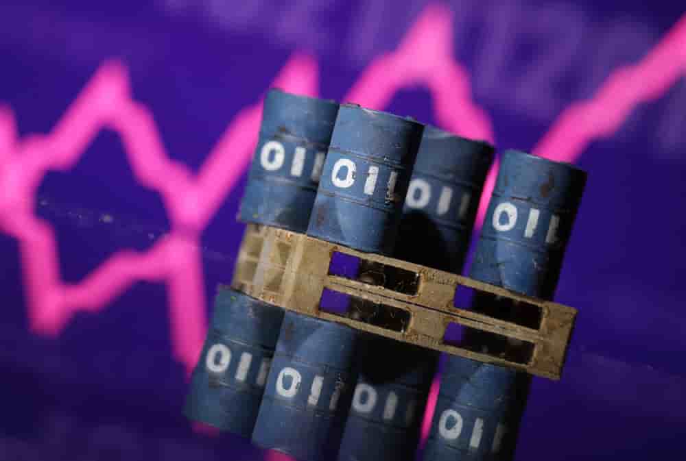 Illustration de barils de pétrole devant un graphique boursier. /Illustration diffusée le 15 janvier 2024/REUTERS/Dado Ruvic - Illustration de barils de pétrole devant un graphique boursier - GLOBAL-OIL