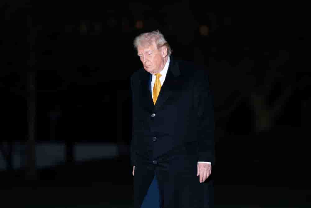 Le président américain Donald Trump rentre à la Maison Blanche à son retour de Floride, à Washington, D.C., le 4 janvier 2026.