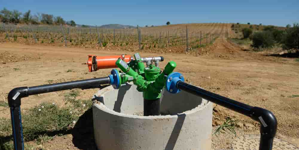 En 2026, l'amélioration du maillage des réseaux d’irrigation de la basse vallée de l’Agly, une des zones les plus durement touchées par la sécheresse des Pyrénées-Orientales, est une priorité.