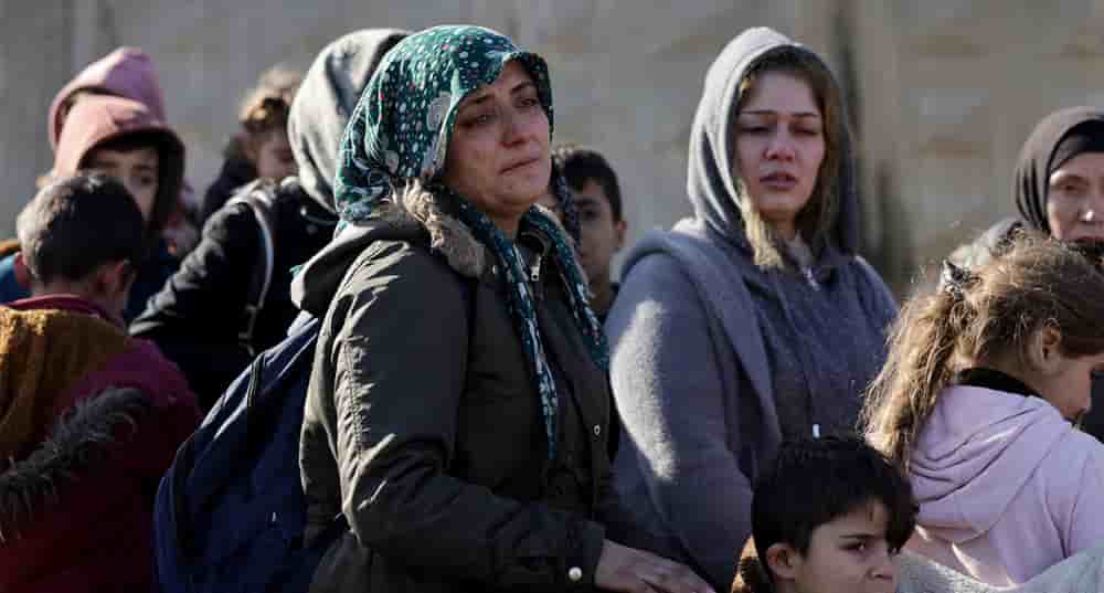 Des familles sont évacuées du quartier de Sheikh Maksoud après l'échec de l'accord entre le gouvernement syrien et les Forces démocratiques syriennes (FDS).