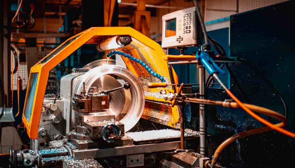 Au-delà des investissements matériels, CLM Industrie opère une transformation de son modèle économique.