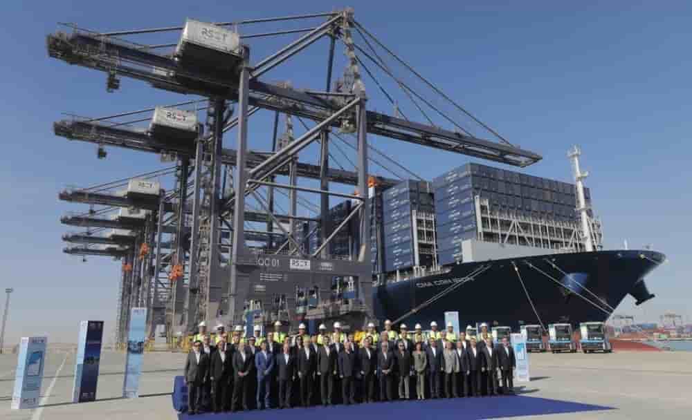 Le nouveau terminal a été conçu pour accueillir des navires de très grande capacité, pouvant atteindre jusqu’à 400 mètres de long.