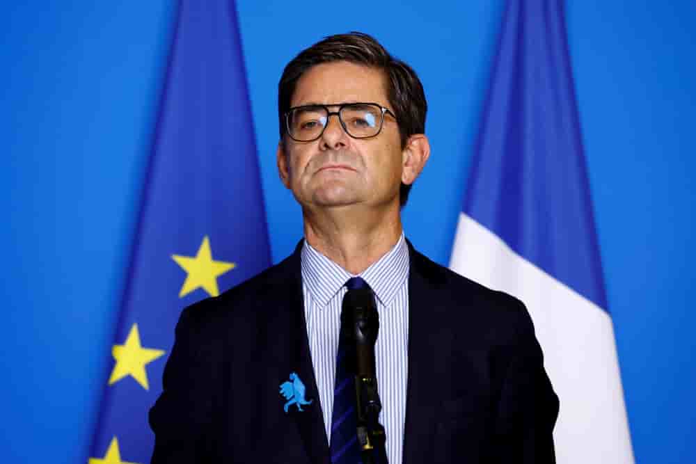 Face au président américain, il faut selon Nicolas Dufourcq "garder son calme parce qu'il a une technique de négociation presque infantile".