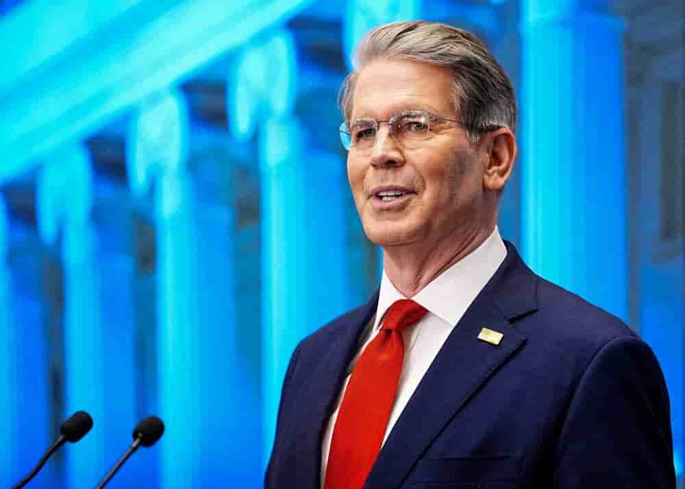 Les droits de douane américains devraient passer "vraisemblablement à un moment cette semaine" de 10 % à 15 %, selon Scott Bessent.