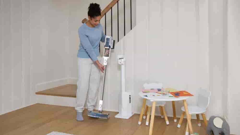 Léger, puissant et facile à utiliser, cet aspirateur sans fil Shark est conçu pour simplifier le ménage