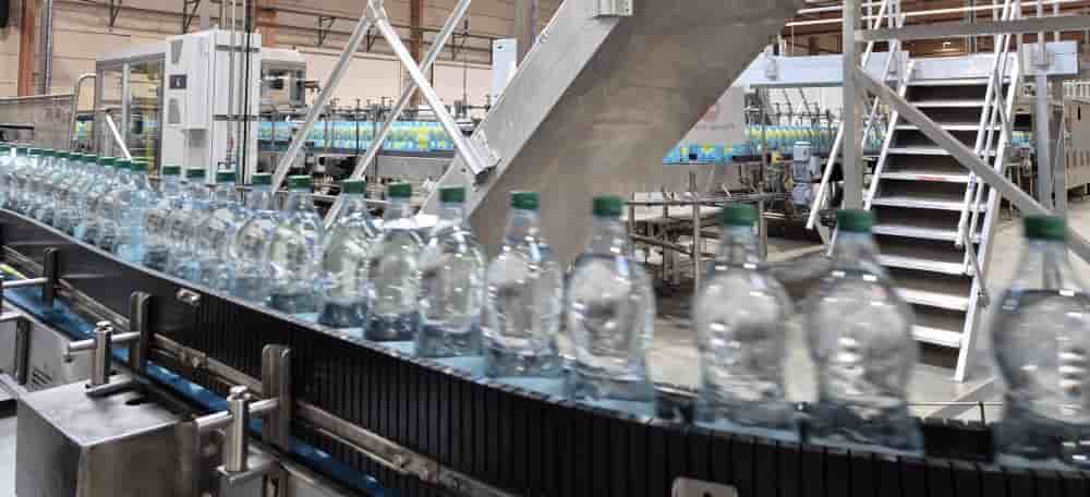 L’usine d’embouteillage de l’eau minérale naturelle pétillante La Salvetat (groupe Danone), à La Salvetat-sur-Agout (Hérault), produit 173 millions de bouteilles par an.
