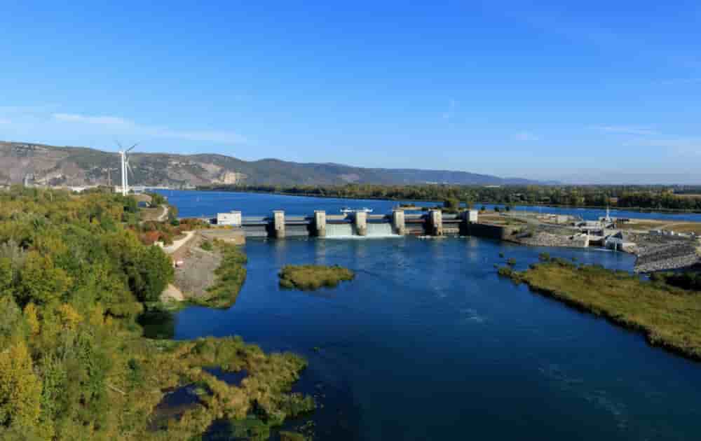 Les principaux acteurs de l'hydroélectricité ont commencé à faire le compte des projets qui pourraient être lancés ou relancés dans le cadre de la dernière loi hydroélectricité, adoptée le 17 juin dernier.