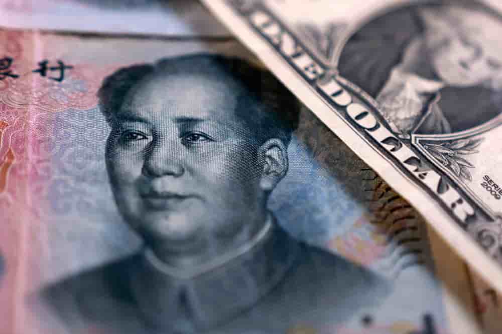 Depuis les années 2000, la part du dollar dans les réserves de change a diminué, au profit d'autres devises.