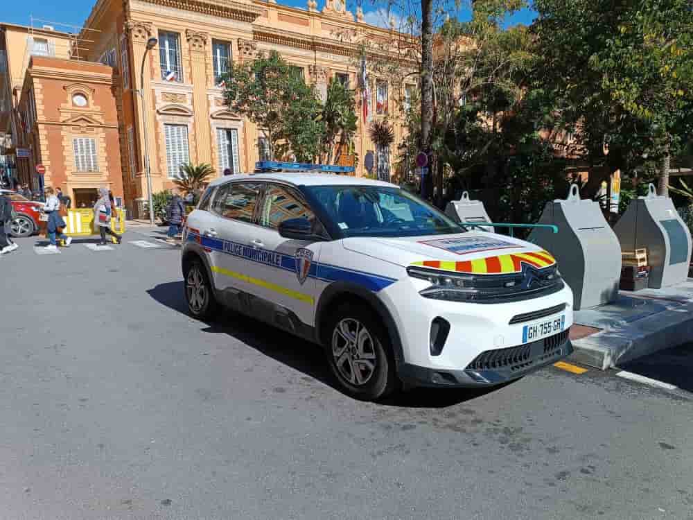 Véhicule de la police municipale de Menton lors de la Fête du citron