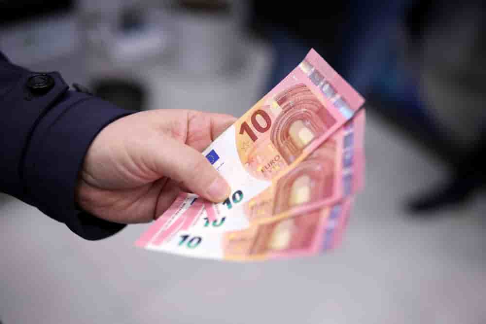 L'euro s'est apprécié mardi soir dernier pour franchir le seuil de 1,20 dollar (photo d'illustration).