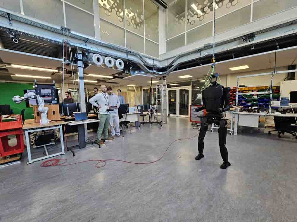 Le Laas-CNRS à Toulouse a donné le coup d'envoi d'un programme national sur la robotique.