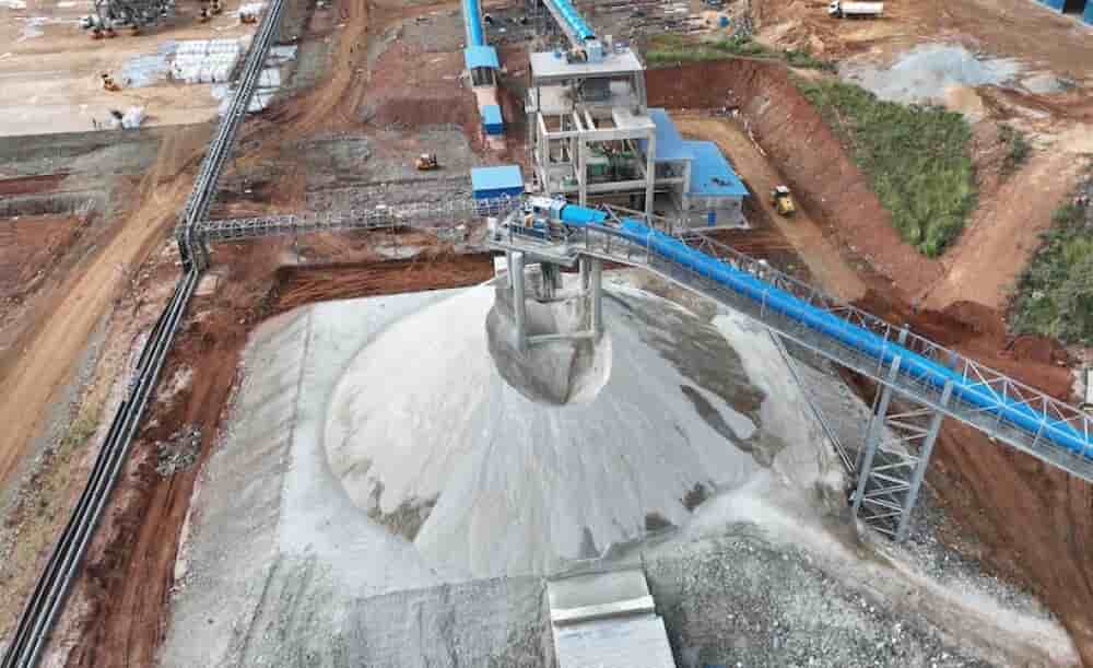 Mine de lithium Arcadia au Zimbabwe, exploitée par Zhejiang Huayou Cobalt.