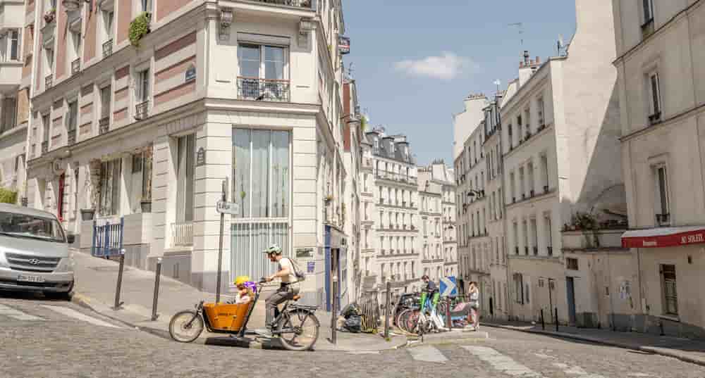 À Paris, les logements de trois chambres et plus représentent 9 % des biens à louer, contre 77 % de studios et T1.