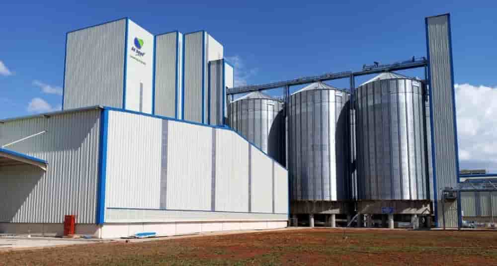 De Heus affronte sur le marché africain des concurrents comme ses compatriotes Nutreco et Koninklijke DSM, les Américains Cargill et Novus International, et l’Allemand BASF SE.