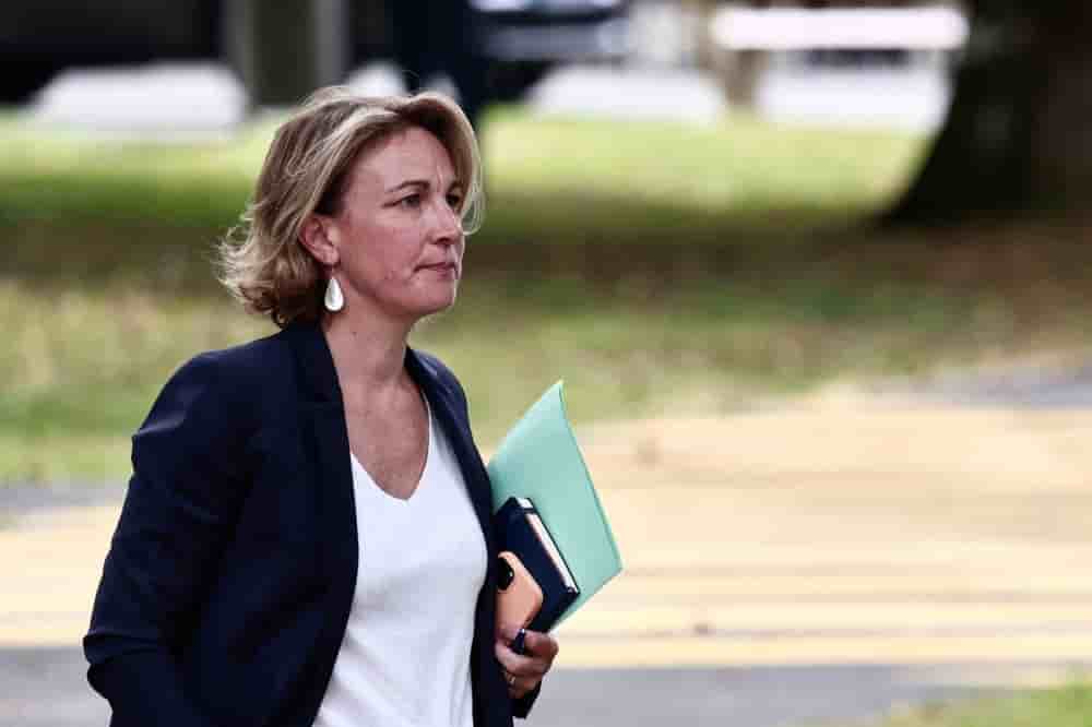 Marylise Léon pointe notamment le maintien de nombreuses grilles salariales dont les premiers niveaux restent inférieurs au salaire minimum légal.