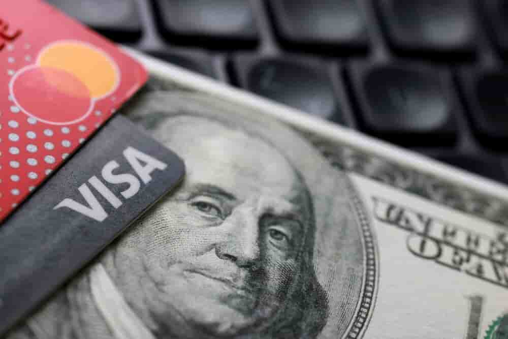 Visa et Mastercard représentent 95% des transactions cartes au Royaume-Uni.