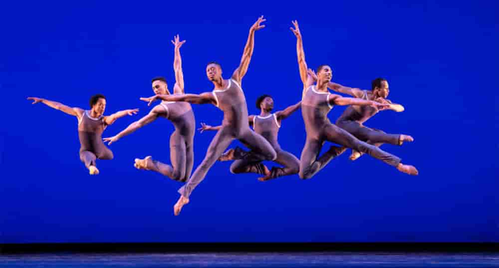 Dance Theatre of Harlem – Artistes dans « Return ».