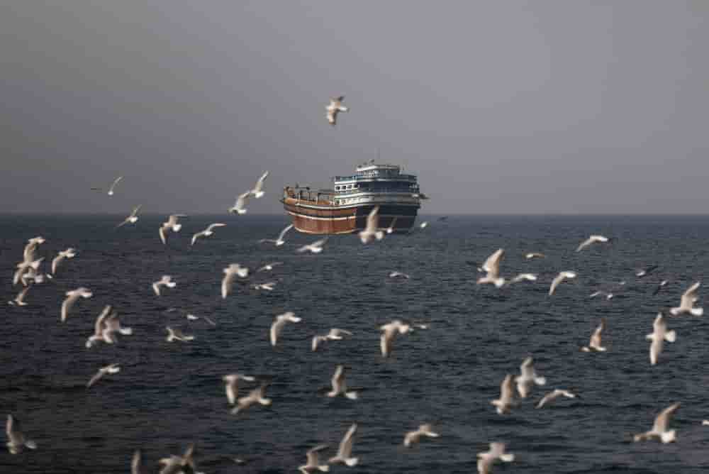 Le détroit d'Ormuz vu de Musandam, Oman, le 2 mars 2026