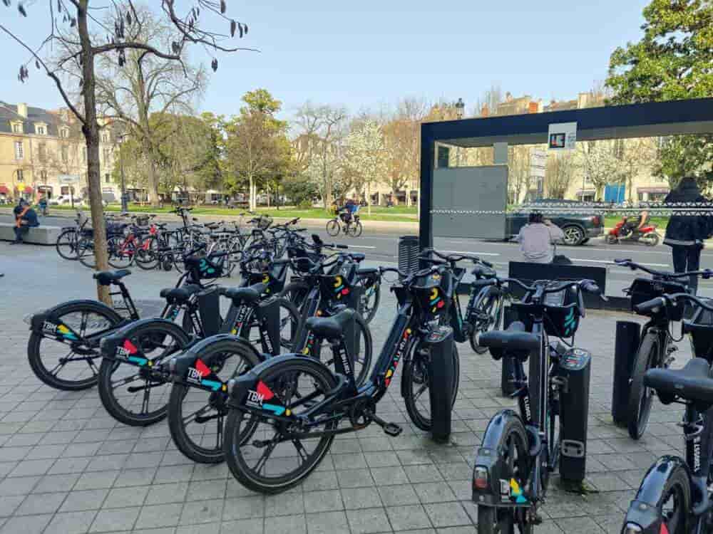 Des vélos en libre-service à Bordeaux.