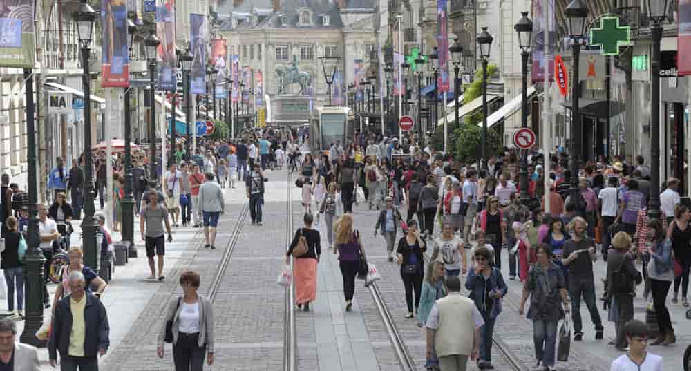 Le centre-ville d'Orléans est épargnée par la désaffection des commerces.