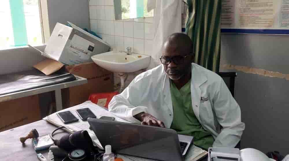 Le plan ambitionne d’améliorer l’accès aux soins, réduire les délais de prise en charge, de renforcer la traçabilité des données médicales, et mieux gérer les urgences sanitaires.
