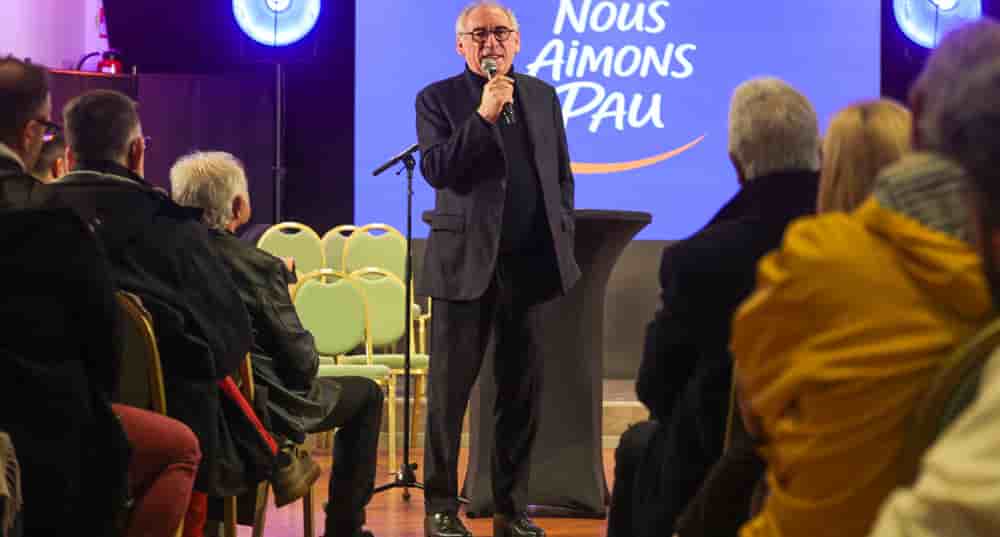 L'ancien Premier ministre François Bayrou est candidat à la mairie de Pau.