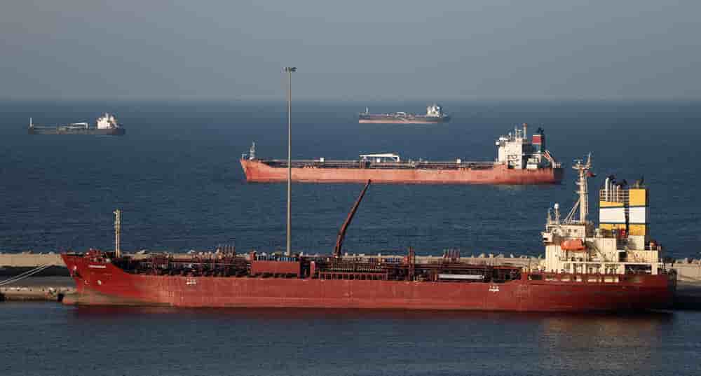 Le pétrolier Luojiashan est ancré à Mascate, alors que l'Iran s'engage à fermer le détroit d'Ormuz, au milieu du conflit américano-israélien avec l'Iran, à Mascate, Oman.