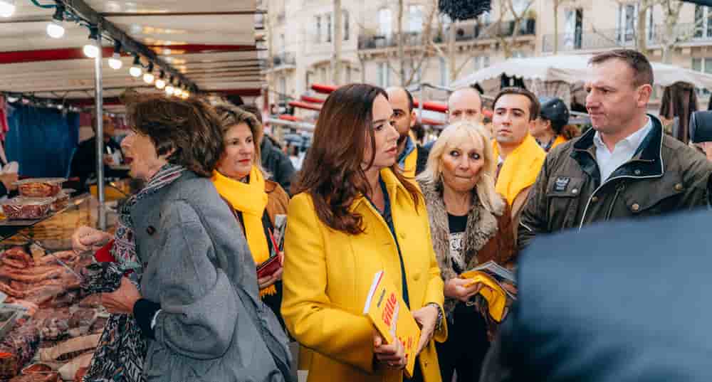 Sarah Knafo candidate à la mairie de Paris en 2026 et membre du parti politique d'extrême droite Reconquête.