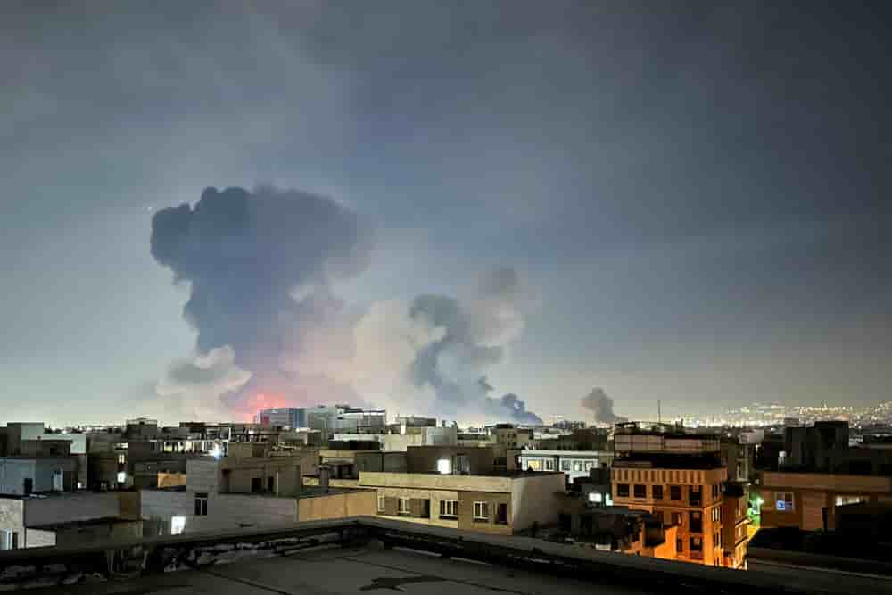 L''armée israélienne a envoyé une nouvelle vague de frappes sur l'Iran pendant la nuit, selon un communiqué, une semaine jour pour jour après le lancement de l'opération israélo-américaine contre la République islamique.