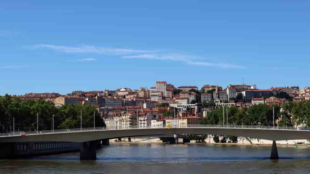 A Lyon, le méga tunnel et le métro E proposés par le duo Sarselli-Aulas au coeur des débats.