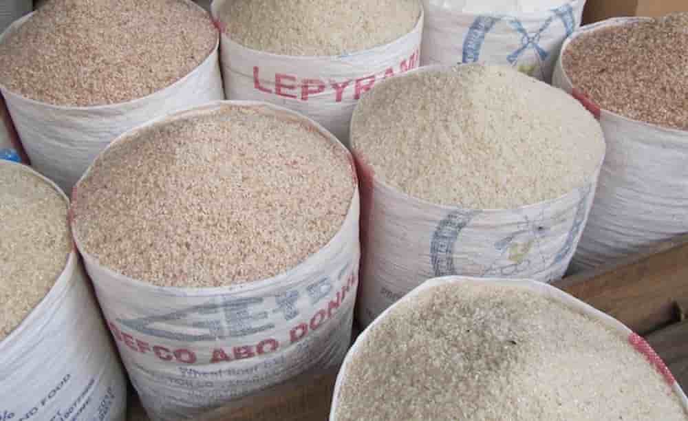 Si la production sénégalaise de riz est passée de 469 000 t en 2012 à 1,5 million t, la filière locale ne satisfait qu’entre 35% et 40% de la consommation domestique.